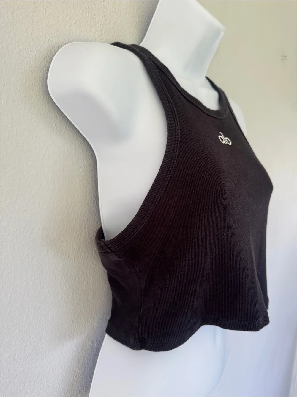 Alo Yoga black ribbed knit cotton blend racerback crop top size small